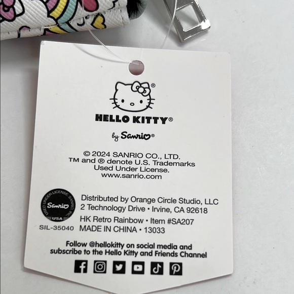 Hello Kitty zippered cosmetic pouch, pencil case, everyday pouch NWT - Picture 4 of 16